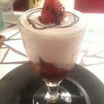 ブラッスリー アルティザン - ⑧いちごとバルサミコのサバラン600円