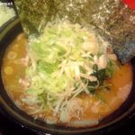 家系ラーメン たつ家 - チャーシューメン+キザミねぎ (780円)