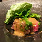 かわ村 - 黒毛和牛のタリアータ 米麹と山葵とマデラのソース