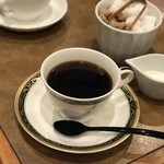 赤字喫茶 リーラウンジ - 本物のクリームに砂糖だけでももっと評価されるべきだ