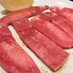 Yakiniku Suehirokan - 厚切り牛タン塩