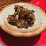 賛否両論 - 赤玉葱の塩昆布添え