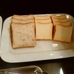 ダイヤモンドホテル - 食パンは２種類ありました！