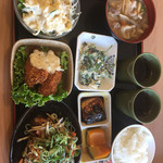 めしや食堂 - 今日のお昼は1156円！野菜いっぱいで安い！