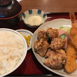 なごや - 唐揚げエビフライ定食。