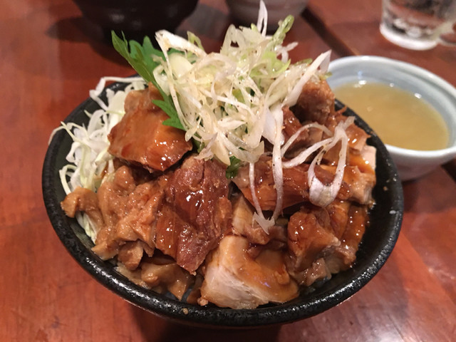 ワンコインランチもあり ひたすら角煮 キャベツ ご飯を食べるミッション Osaanには向かない の巻 By ショーグンレーシング 炉端バル さま田 岩本町 バル バール 食べログ