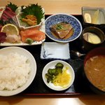 Hyakuten - 海鮮定食