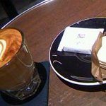 Espresso Bar vis viva - コルタド＆マカロン
