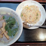 東海菜館 - ランチセット　ラーメンと半炒飯　￥700