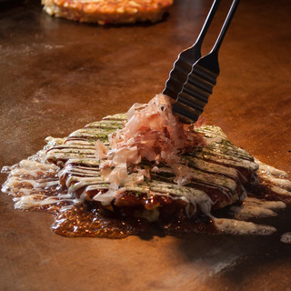 The specialty is Osaka Tenma, a Kansai Okonomiyaki that has been around for 23 years!