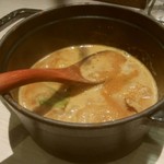 もつカレーつけ麺のつけ汁です。