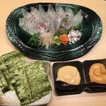 Red sea bream sashimi sauce roll
