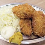 立呑み晩杯屋 - カキフライ4個￥310