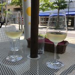 ピエトリ－ノ - テラス席でワイン