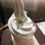上島珈琲店 - 「小林牧場牛乳ソフトクリーム」（税込360円）