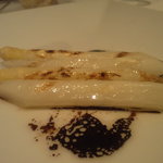 エノテカ・オルモ・デル・カウカソ - ホワイトアスパラガスのソテー・・ショッペぐね。