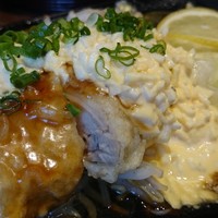 九州の旬 博多廊 大阪店 - パリッと香ばしい衣にふっくら鶏もも肉、玉子とらっきょうのまろやかなタルタルソースが合う！