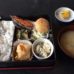 ランチA+D（日替わりで変わります）800円コーヒー付き