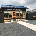 BIWAKO DAUGHTERS - 駐車場は店の前に広々3台分