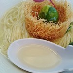 らーめん 稲荷屋 - ムール貝出汁と香味野菜のスープ！