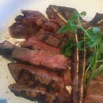 Johnnie's Brasserie - 左側はフィレ