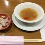 すうぷ屋 - 野菜のコンソメスープと豚のしゃぶしゃぶポン酢にしていただきました
