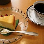 徳光珈琲 - チョコ深ブレンドとチーズケーキ