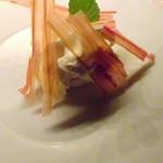 ヒカリヤ ニシ - カルピスレアチーズとルバーブ