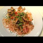 VIA Brianza - パスタメニュー 1000円 のナポリ風浅利たっぷりボンゴレスパゲッティ