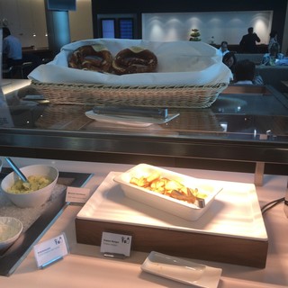 Lufthansa Senator Lounge - 