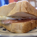 灯 - ハムエッグトースト