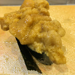 すし乃ふじ田 - ウニの軍艦巻き。ウニ大盛り。