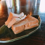 Hana goromo - ハムとチェダーチーズサンドイッチ♪