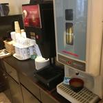 GRGホテル - サーバーから抽出する味噌汁とコーヒーです