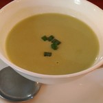 まのや ラ・プティット・シェーズ - グリーンピースのスープ