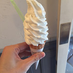 ジェラテリア アクオリーナ - ヨーグルトのジェラートソフト（600円）