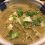 味噌の味だけが突出することなく、昆布とあさりの旨みをメインにネギ油をプラスした濃厚つけ汁