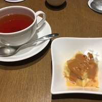 レストラン HUSHHUSH - パンプディングと紅茶