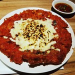韓国居酒屋 メガトンパンチ - キムチチーズチヂミ‼️