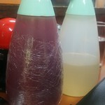 珍々亭 - ラー油と酢
