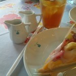 キル フェ ボン - 季節のフルーツタルト～夏バージョン～ アイスアールグレイ　ミルク