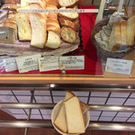 神戸屋キッチン 横浜店 - 食べ放題のパン。