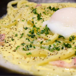 あんぷく - 名物カルボナーラうどん＠税込1,200円：カメラ寄せてみる