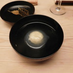 緒方 - サツマイモを葛で包み込んだ椀物・蛍とお店の方は呼んでました