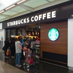 STARBUCKS  COFFEE - お店の外観です。(2017年3月)