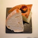 VIA Brianza - パスタメニュー 1000円 の自家製フォカッチャ