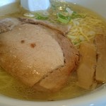 らーめん龍の涙 - 白醤油らーめん接写