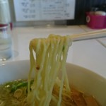 らーめん龍の涙 - 須藤製麺の低加水ちぢれ麺