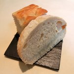 VIA Brianza - パスタメニュー 1000円 の自家製フォカッチャ