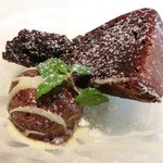 VIA Brianza - パスタメニュー 1000円 のトルタカプレーゼとチョコアイスの盛り合わせ